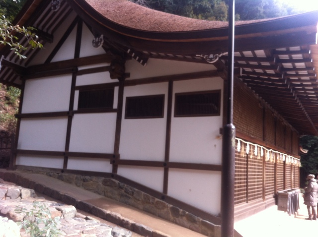 Lime finished walls on the main den of Uji Shrine in Kyoto. The walls were recently refinished. Under the lime finish is a layer, roughly an inch thick, of clay plaster. The last time it was refinished was 100 years ago (according to carefully recorded shrine records).